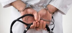 Falsa médica é presa em flagrante após atender pacientes em Coroados