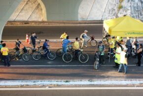 Ciclistas participam de ação educativa do movimento “Maio Amarelo”, em Birigui