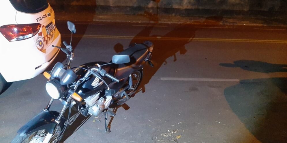 Polícia Militar recupera motocicleta furtada após fuga frustrada de dupla em Birigui