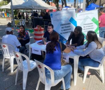 Jornada-da-Cidadania-Trabalho-e-Renda-reune-servicos-voltados-a-pessoas-egressas-do-sistema-prisional-em-alternativas-penais-e-familiares.JPEG