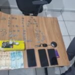 Trio é preso com “tijolo” de maconha após fuga da PM em estrada rural de Auriflama