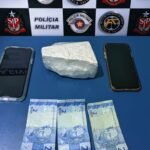 Força Tática encontra quase meio quilo de cocaína e prende homem nos predinhos da CDHU em Auriflama
