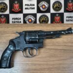 Força Tática prende homem por porte ilegal de arma de fogo no bairro Atlântico II, em Araçatuba