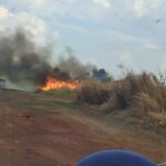 Incêndio atinge vegetação e canavial às margens da SP-463, em Bilac