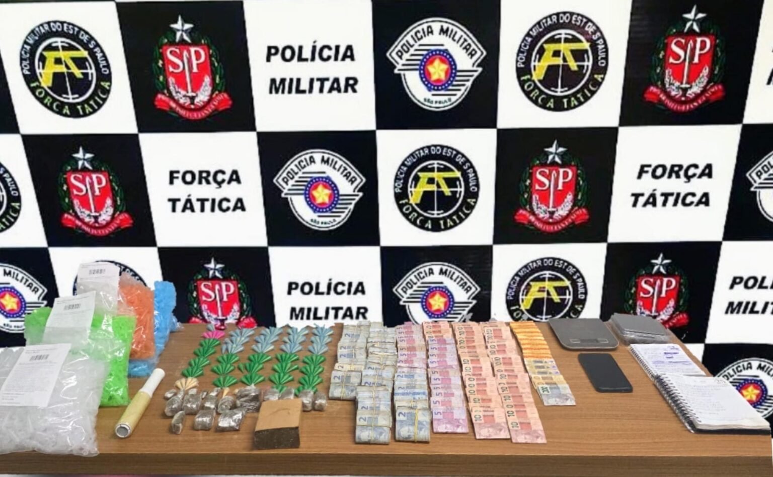 PM prende homem com cocaína, maconha e R$ 11 mil no Lago Azul, em Araçatuba