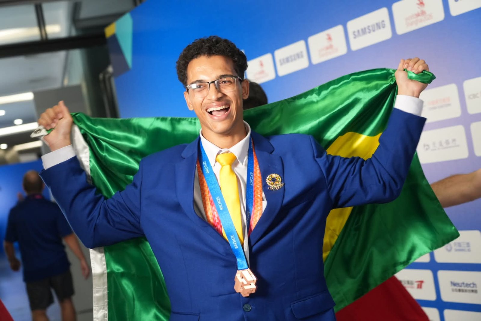 Jovem formado pelo SENAI Birigui conquista bronze na WorldSkills, na China