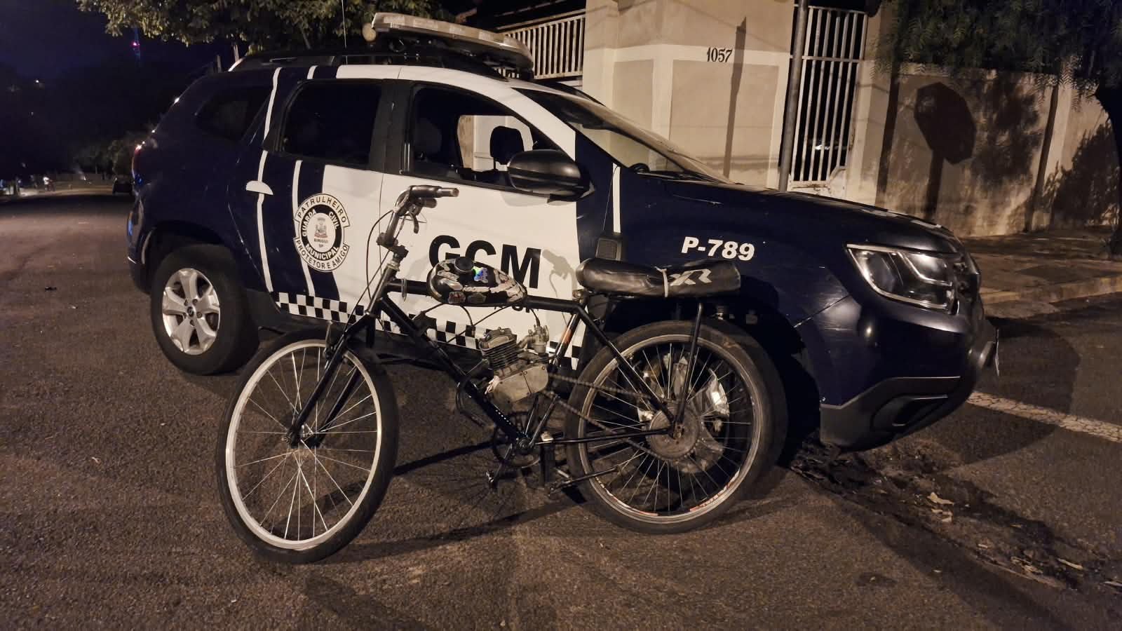 GCM apreende ciclomotor irregular conduzido por menor de 12 anos em Birigui