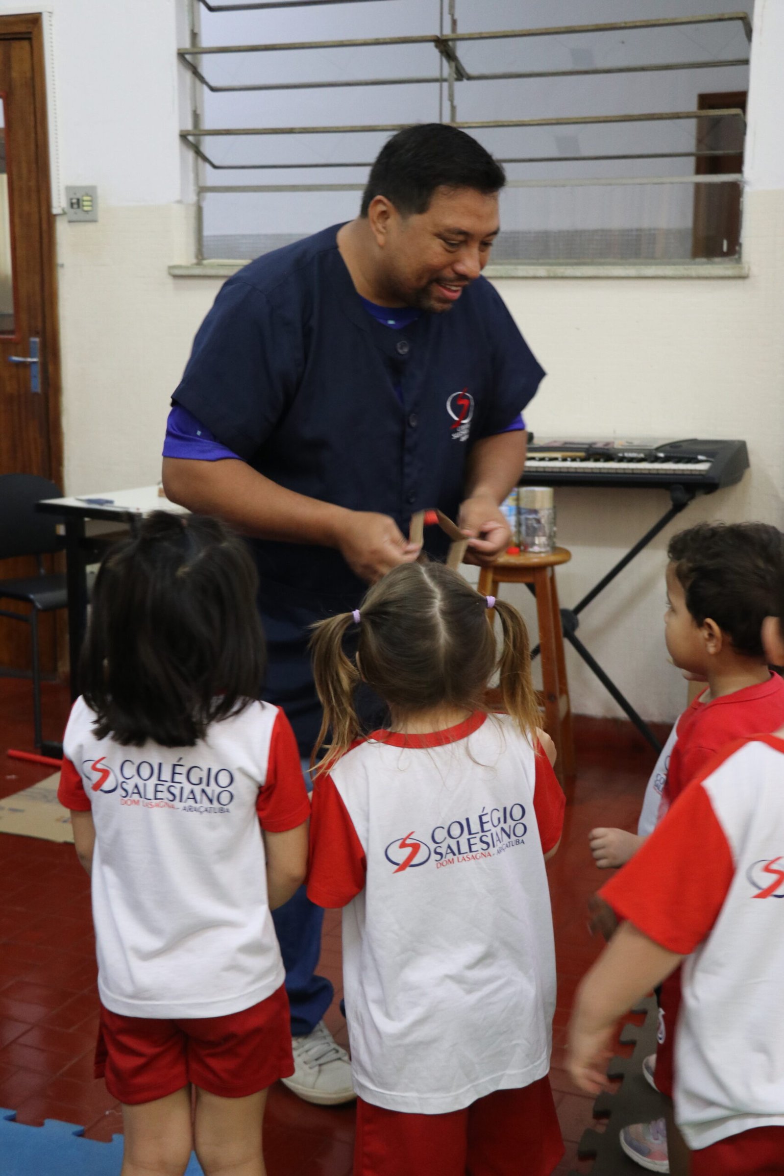 Projeto no Colégio Salesiano de Birigui transforma recicláveis em instrumentos musicais