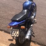 Placa pintada à mão é flagrada em motocicleta durante fiscalização da PM em Birigui