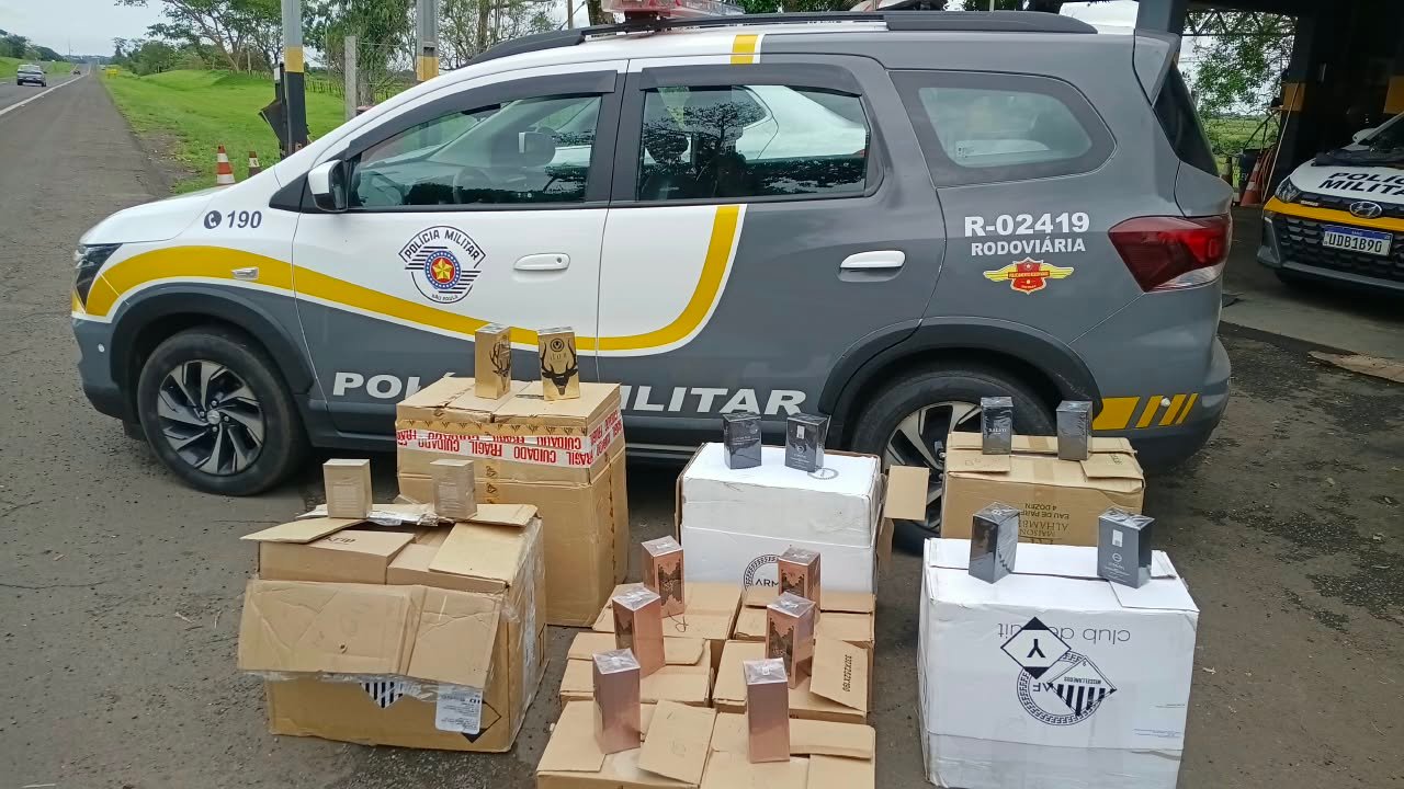 PM Rodoviária apreende 540 perfumes importados e prende dois em Andradina