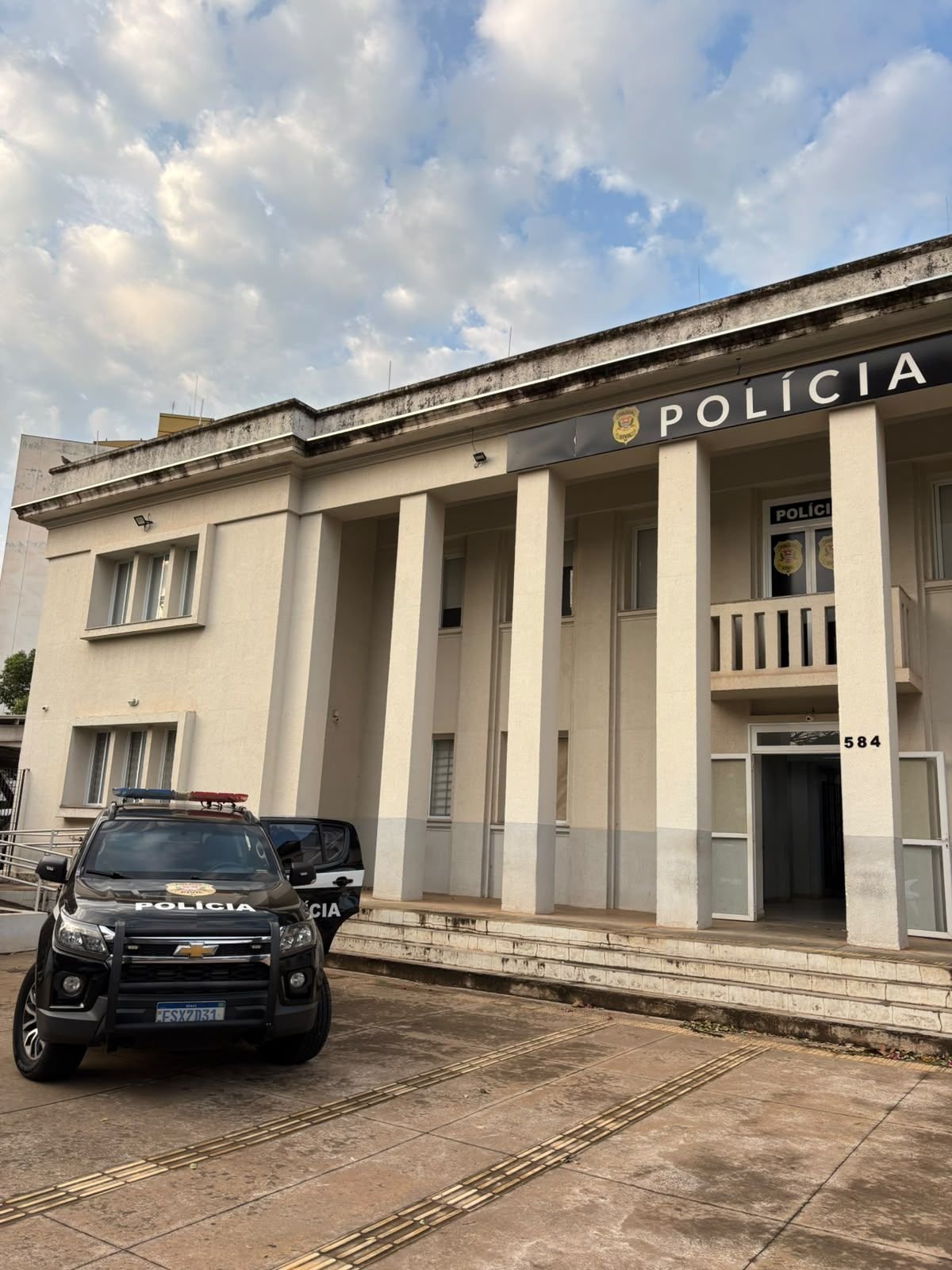 Aposentada de 73 anos perde R$ 19 mil no golpe do falso presente em Araçatuba