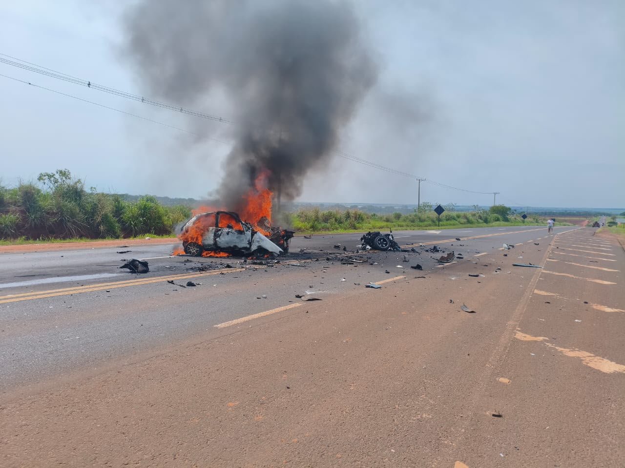 Acidente entre carro e moto deixa três mortos em rodovia na região de Araçatuba